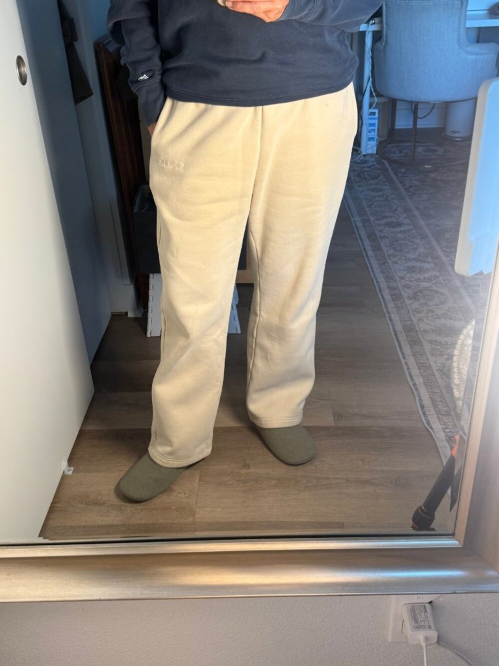 Comfrt Cream Wide-Leg Sweatpants – Size M - Picture 3 of 6